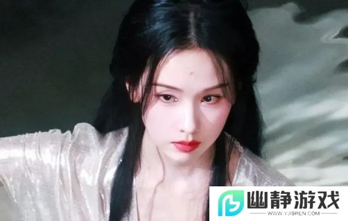 《月鳞绮纪》未播先火，鞠婧祎红衣装扮太好看，陈都灵一人分饰三角