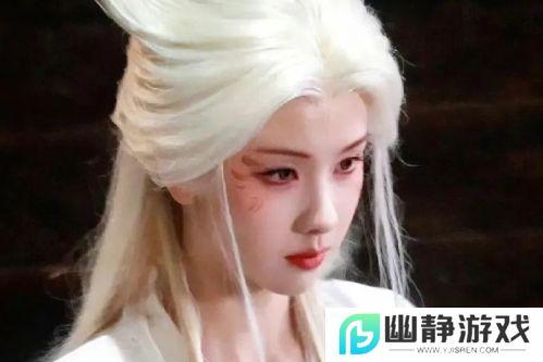 《月鳞绮纪》未播先火，鞠婧祎红衣装扮太好看，陈都灵一人分饰三角