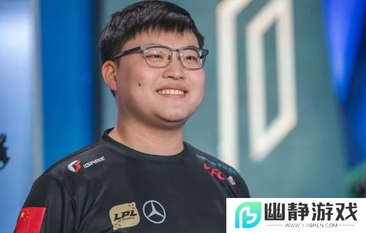 Uzi深夜哭穷要停播，身价过亿住汤臣一品，网友：我都不配心疼他