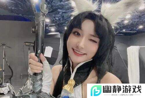 女主播直播太会整活！高跟鞋深蹲、女仆装举铁惊呆网友