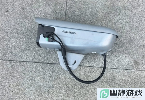 货车司机凌晨偷走公安的摄像头：它们拍的肯定清晰